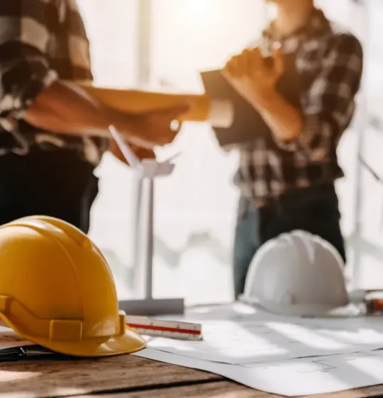 Engenheiros em reunião Engenheiros em reunião